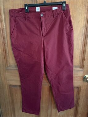GAP Women’s Burgundy Chino Pants